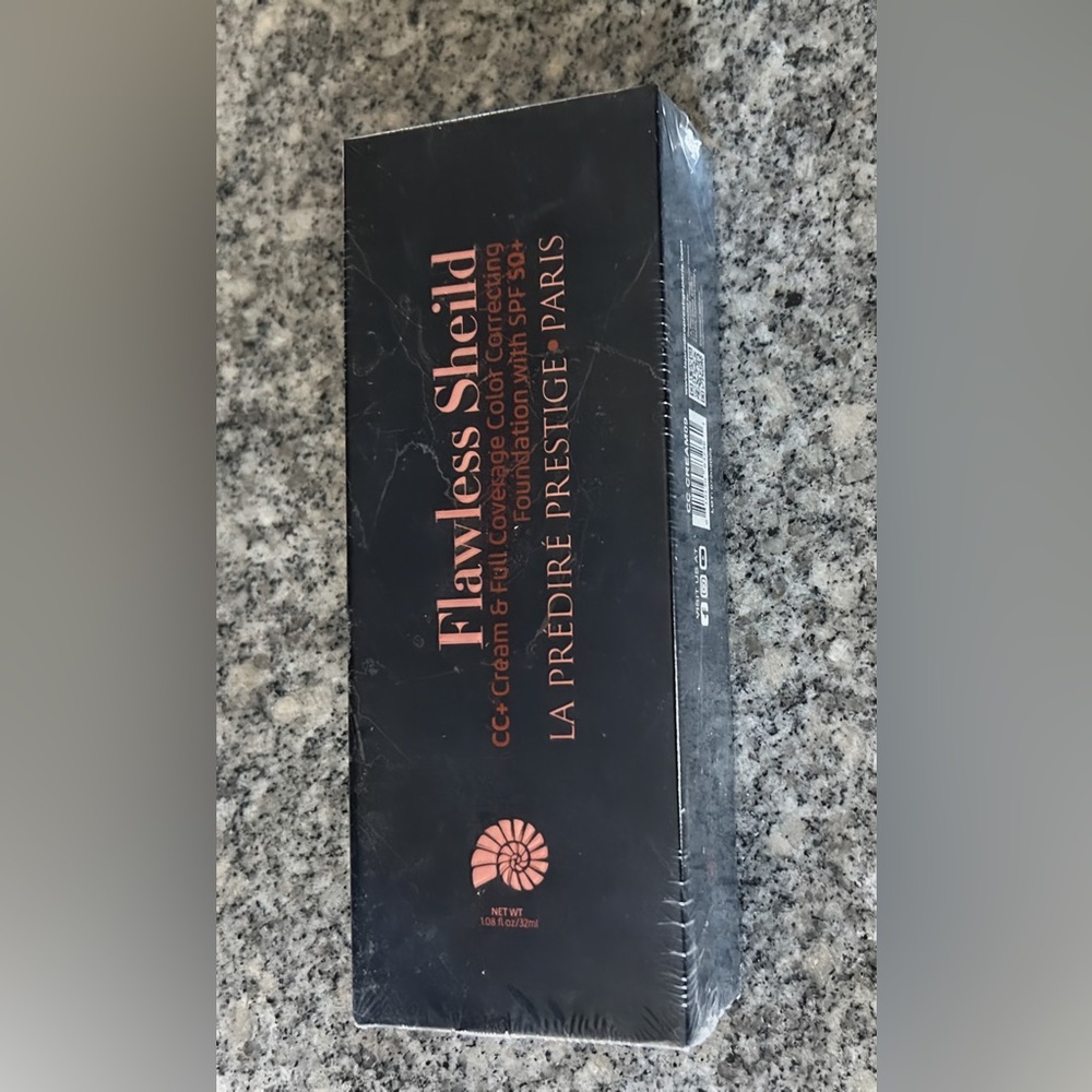 La Predire Prestige Flawless Shield CC Cream